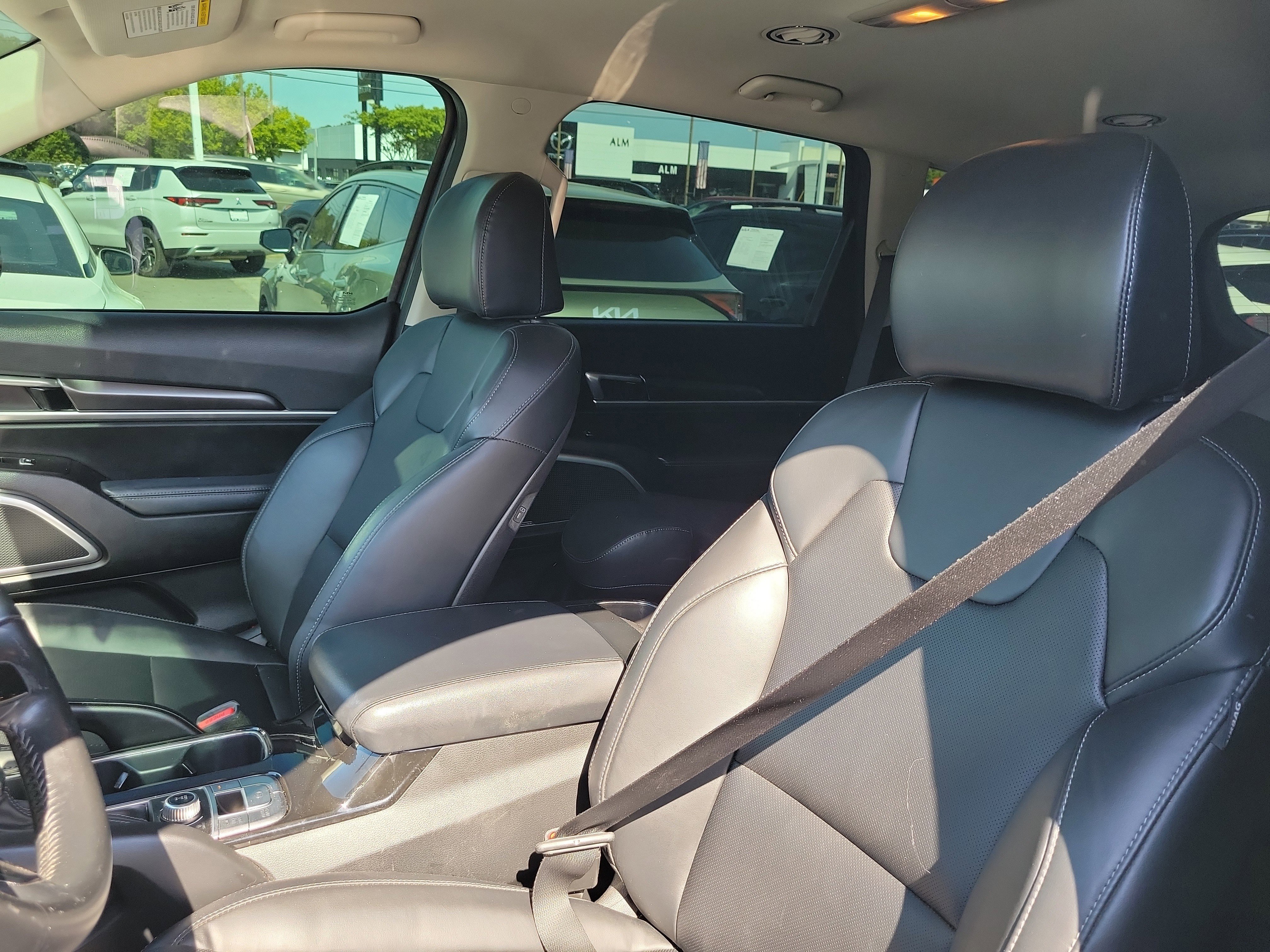 Used 2023 Kia Telluride S image 16