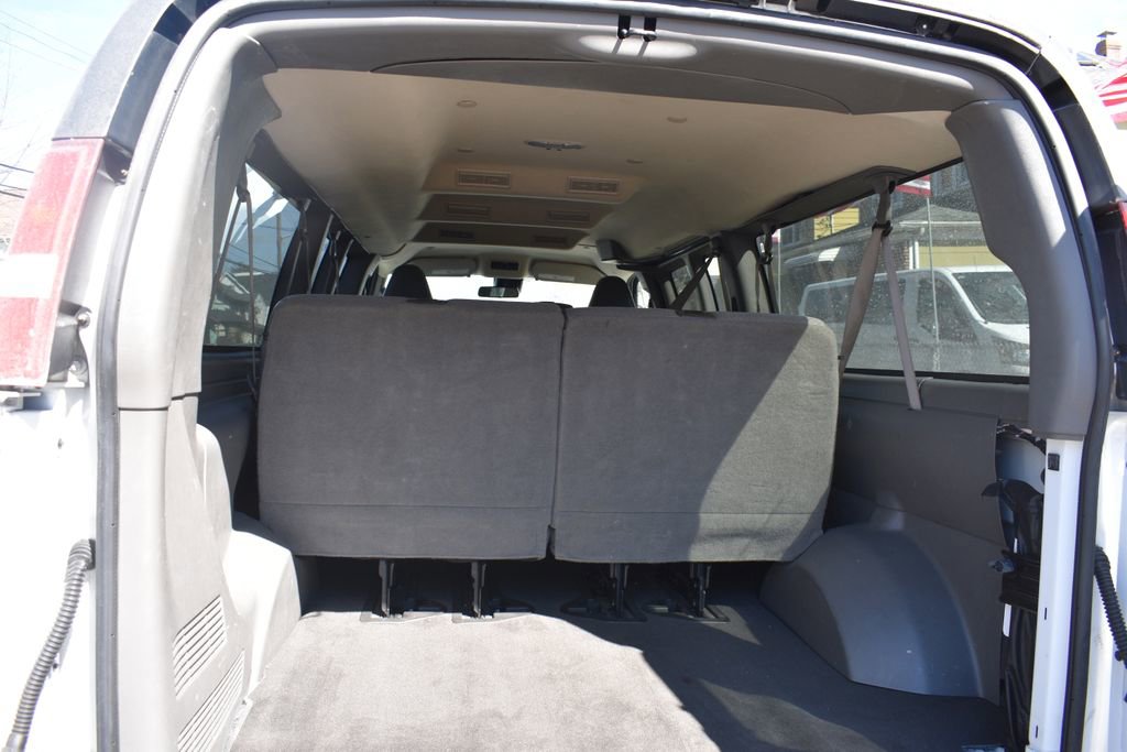 Used 2023 Chevrolet Express 3500 LT w/ LT Preferred Equipment Group image 32