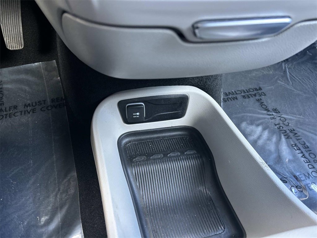 Used 2024 Chrysler Pacifica Touring-L image 26