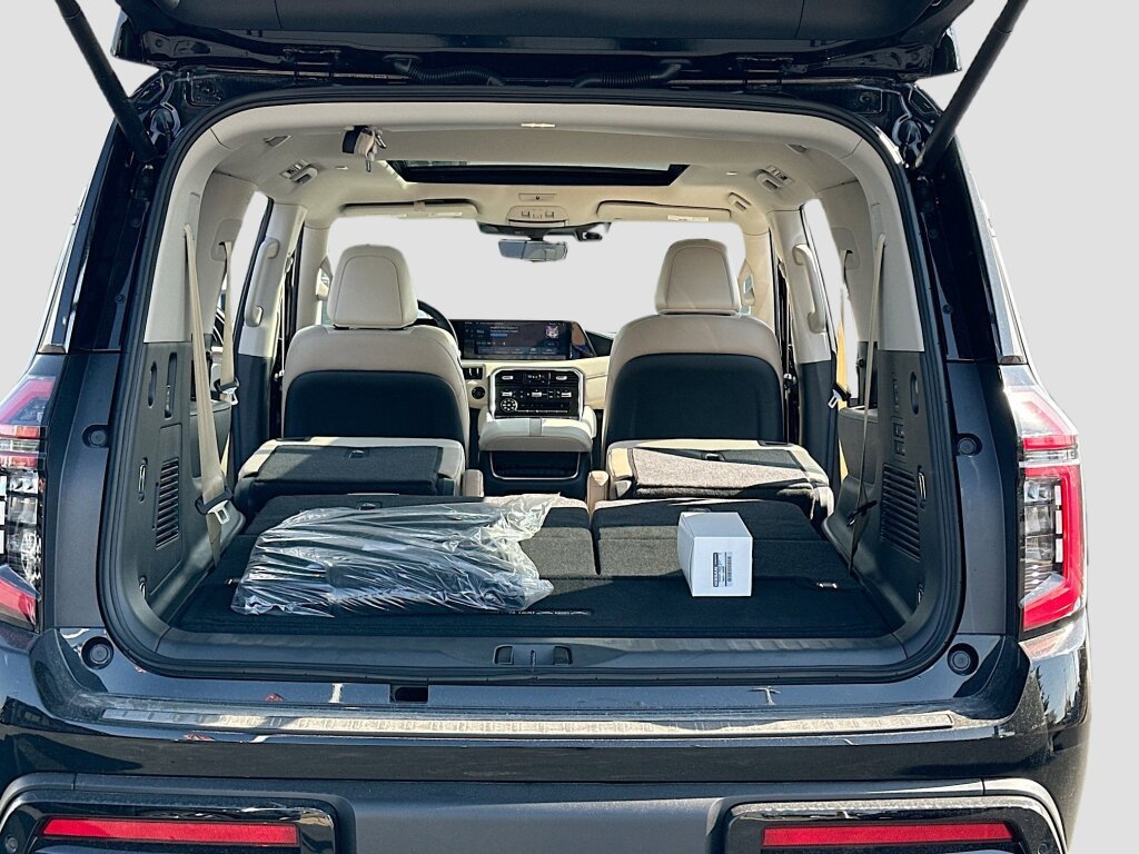 New 2026 Nissan Armada Platinum Reserve image 7