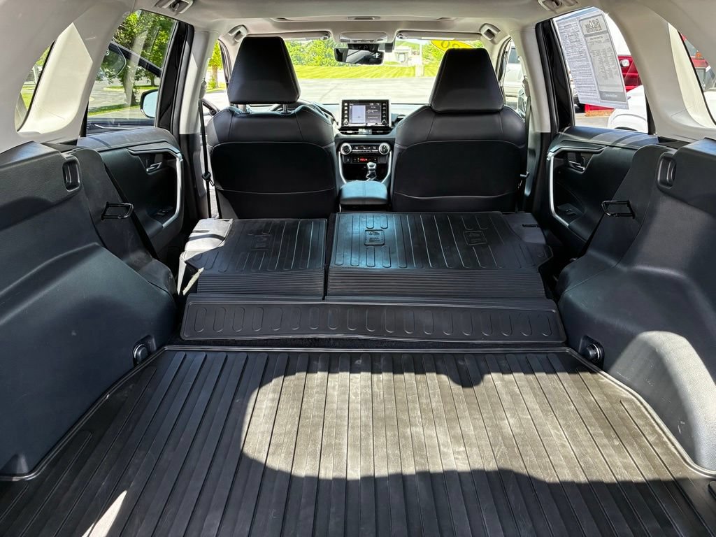 Used 2020 Toyota RAV4 Limited AWD/4WD image 30