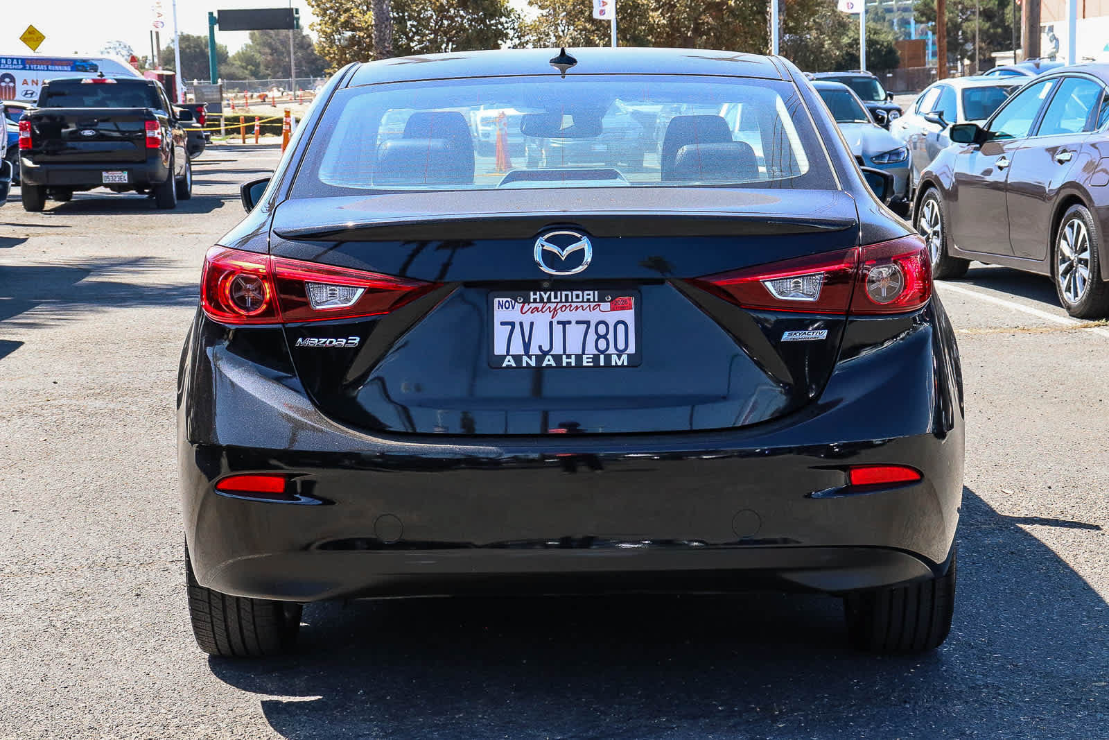 Used 2017 MAZDA MAZDA3 Grand Touring w/ Premium Equipment Package FWD image 8