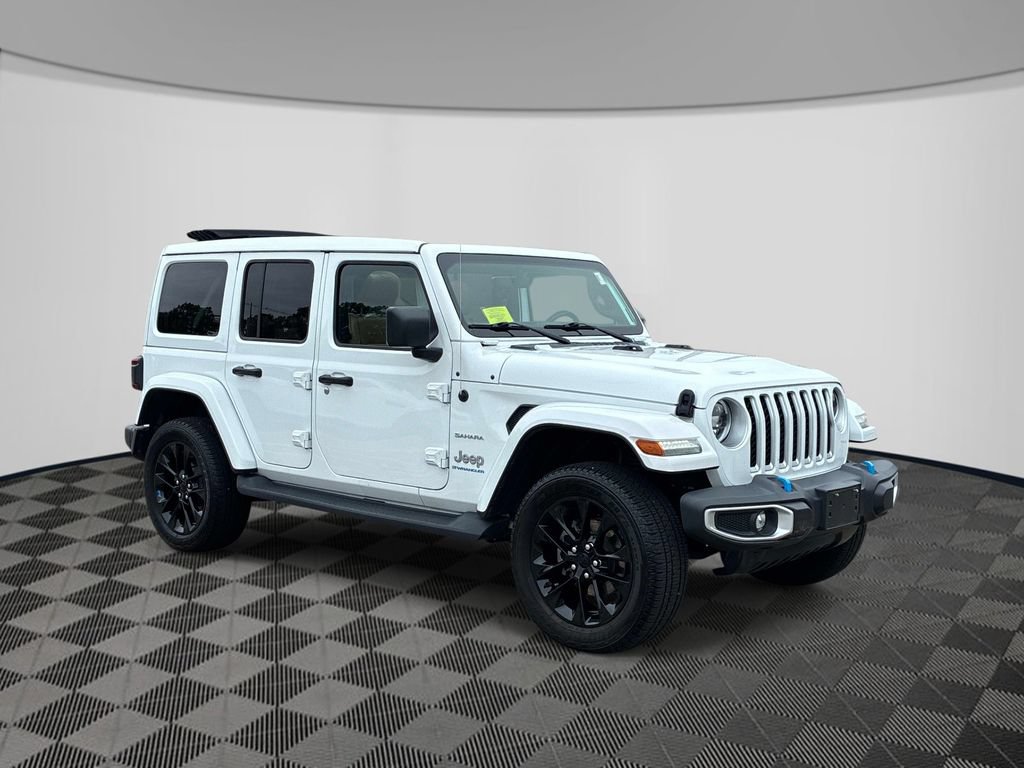 Used 2023 Jeep Wrangler Unlimited Sahara w/ Cold Weather Group AWD/4WD image 3
