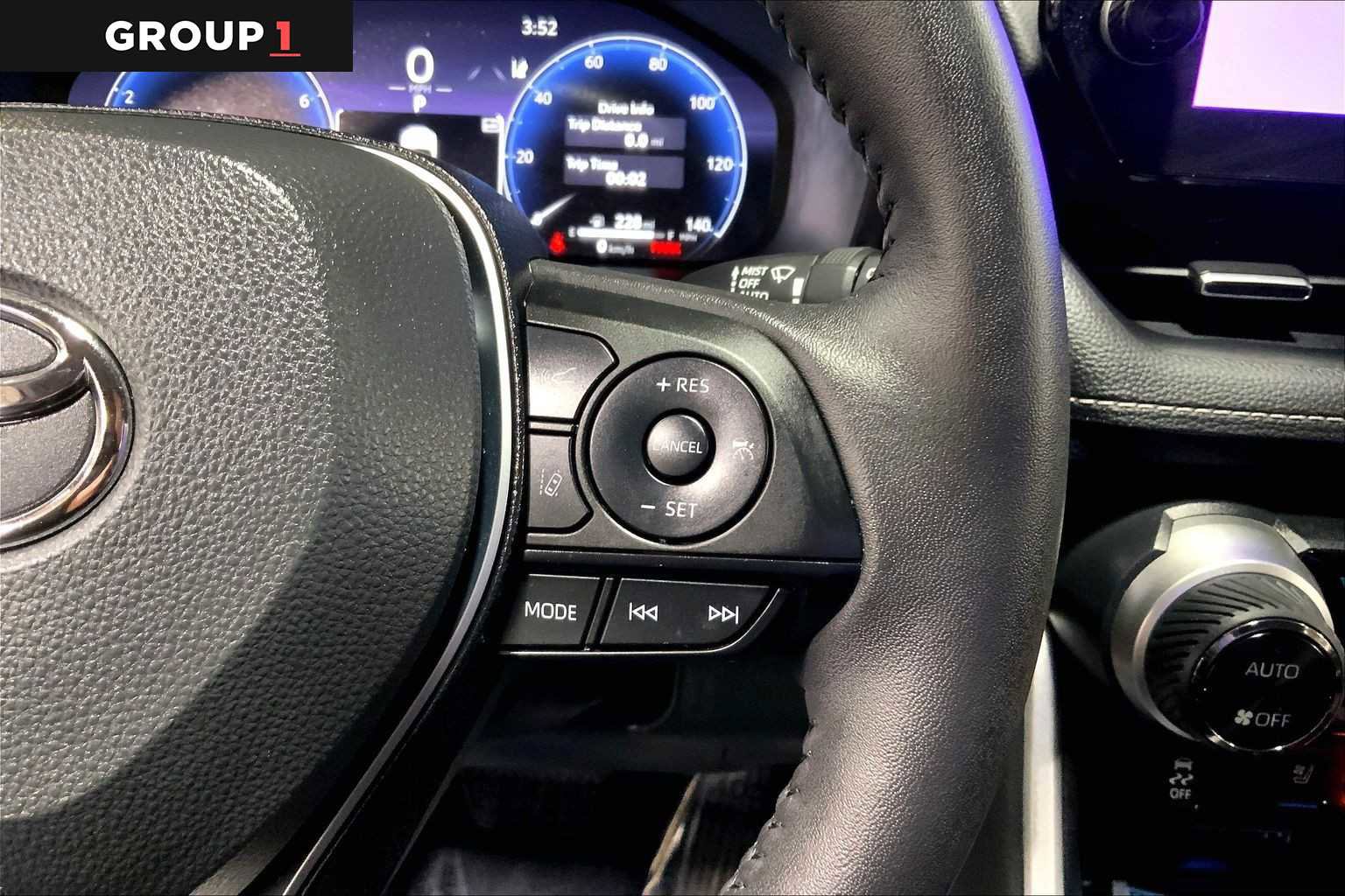 Used 2025 Toyota RAV4 Limited image 24