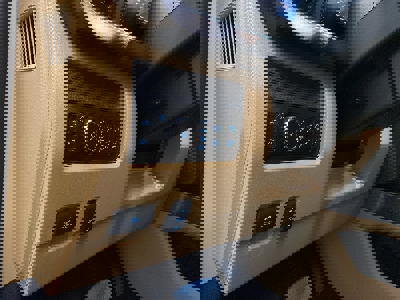 New 2026 Ford F350 Lariat w/ Black Appearance Package image 47