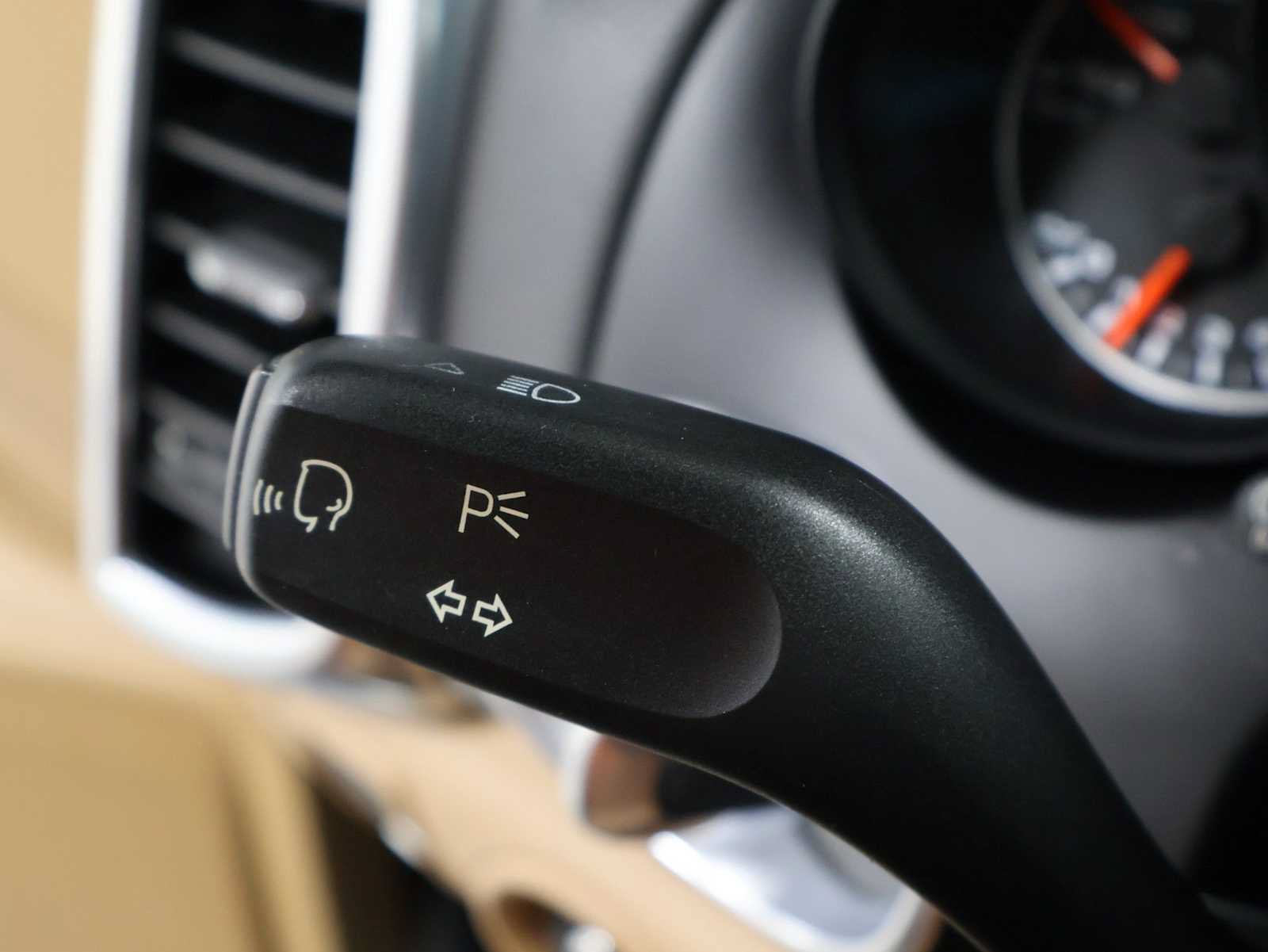 Used 2018 Porsche Cayenne S AWD/4WD image 30