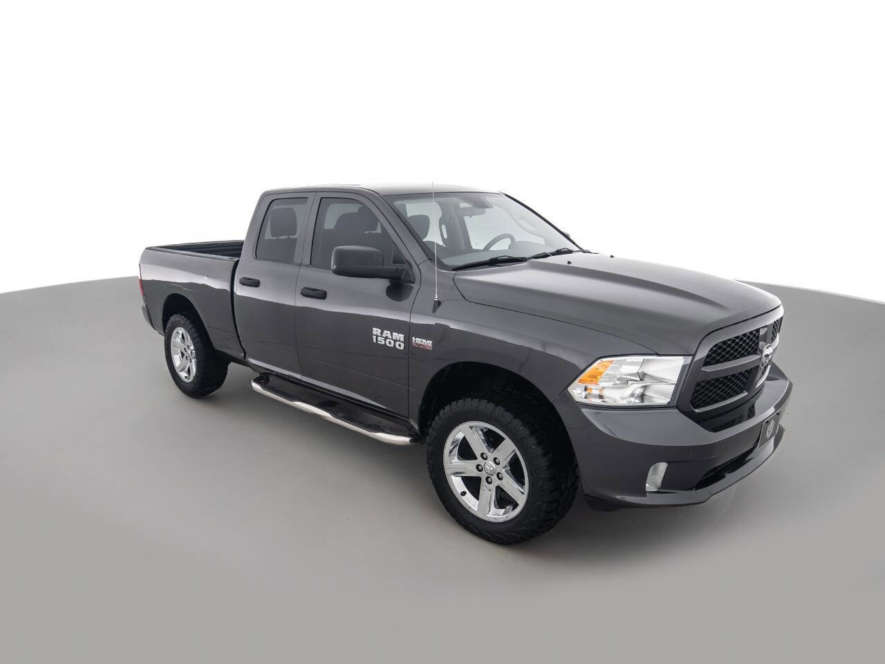 Used 2018 RAM 1500 Express w/ Express Value Package AWD/4WD image 3