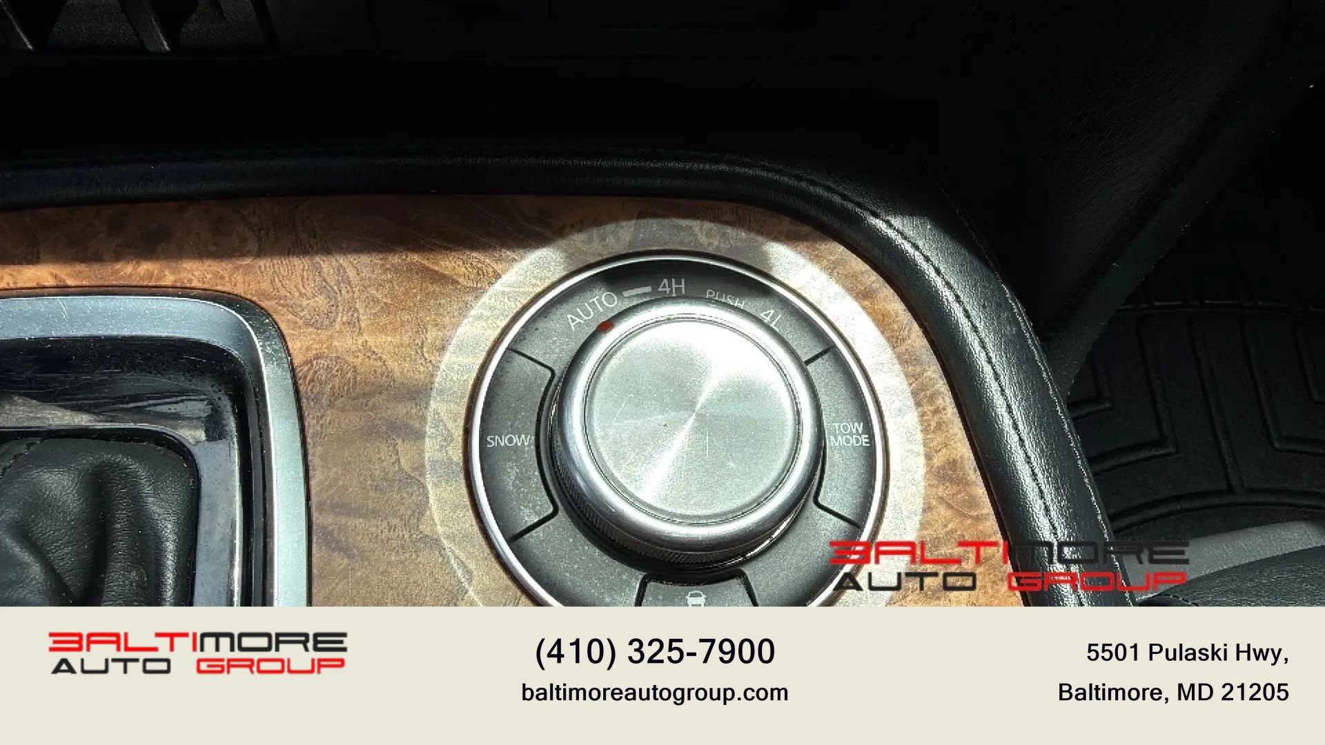 Used 2021 Nissan Armada SL w/ Captain's Chairs Package AWD/4WD image 39