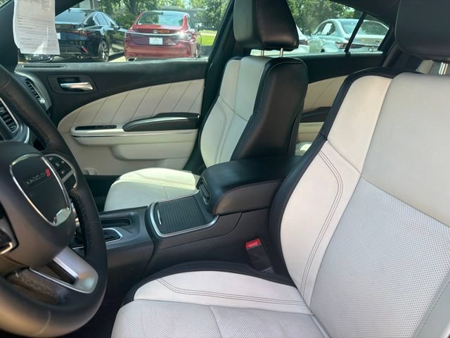 Used 2017 Dodge Charger R/T w/ Plus Group RWD image 13