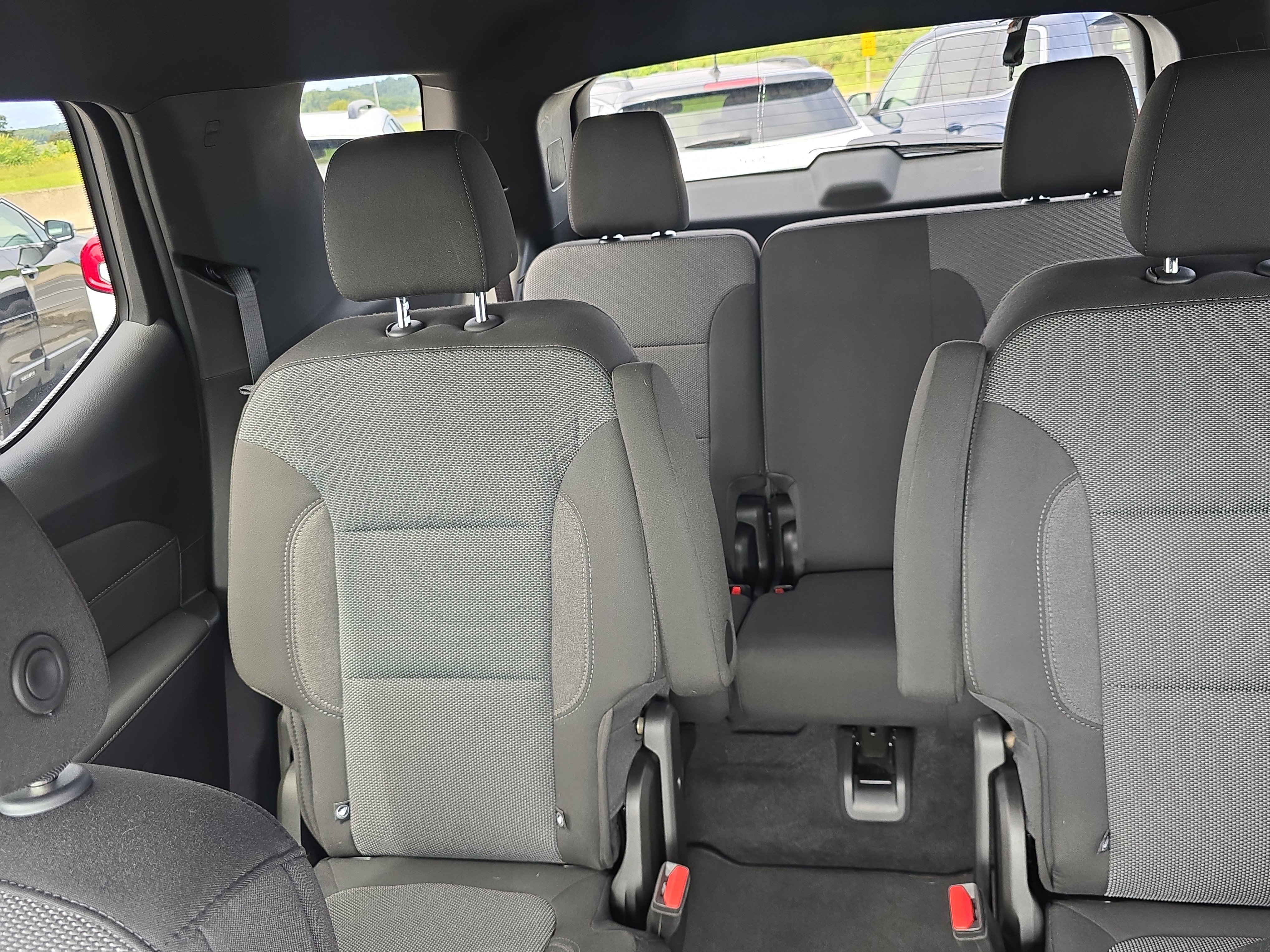 Used 2023 Chevrolet Traverse LT image 14