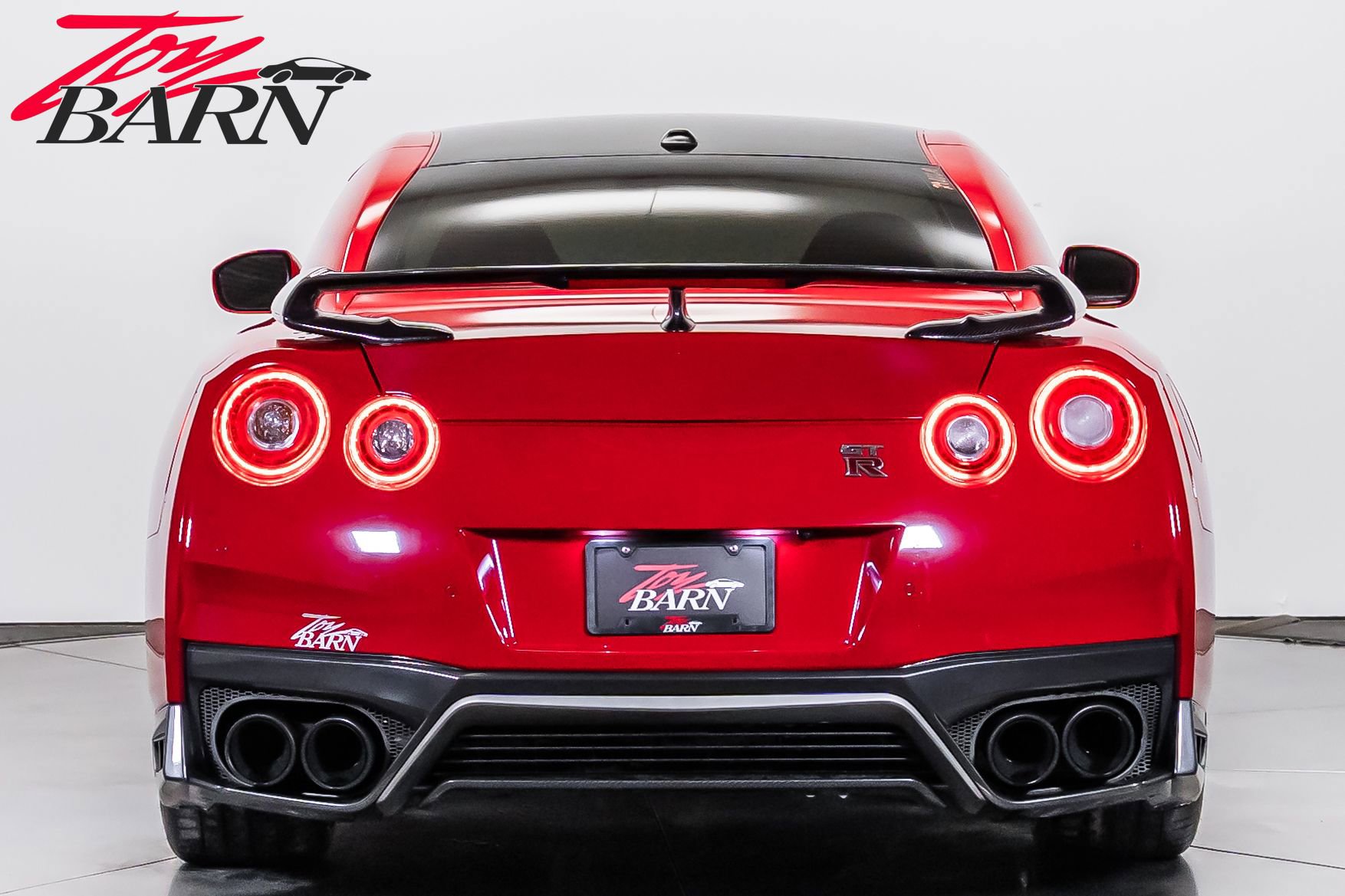 Used 2018 Nissan GT-R Premium image 4