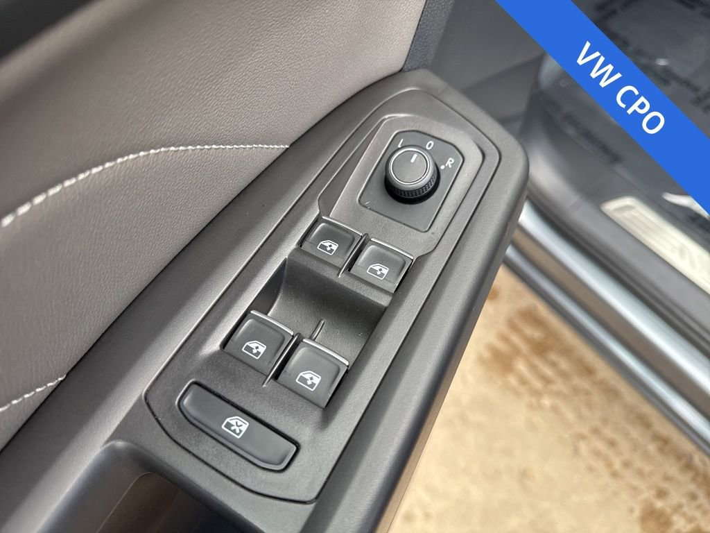 Certified 2022 Volkswagen Atlas Cross Sport SE AWD/4WD image 11