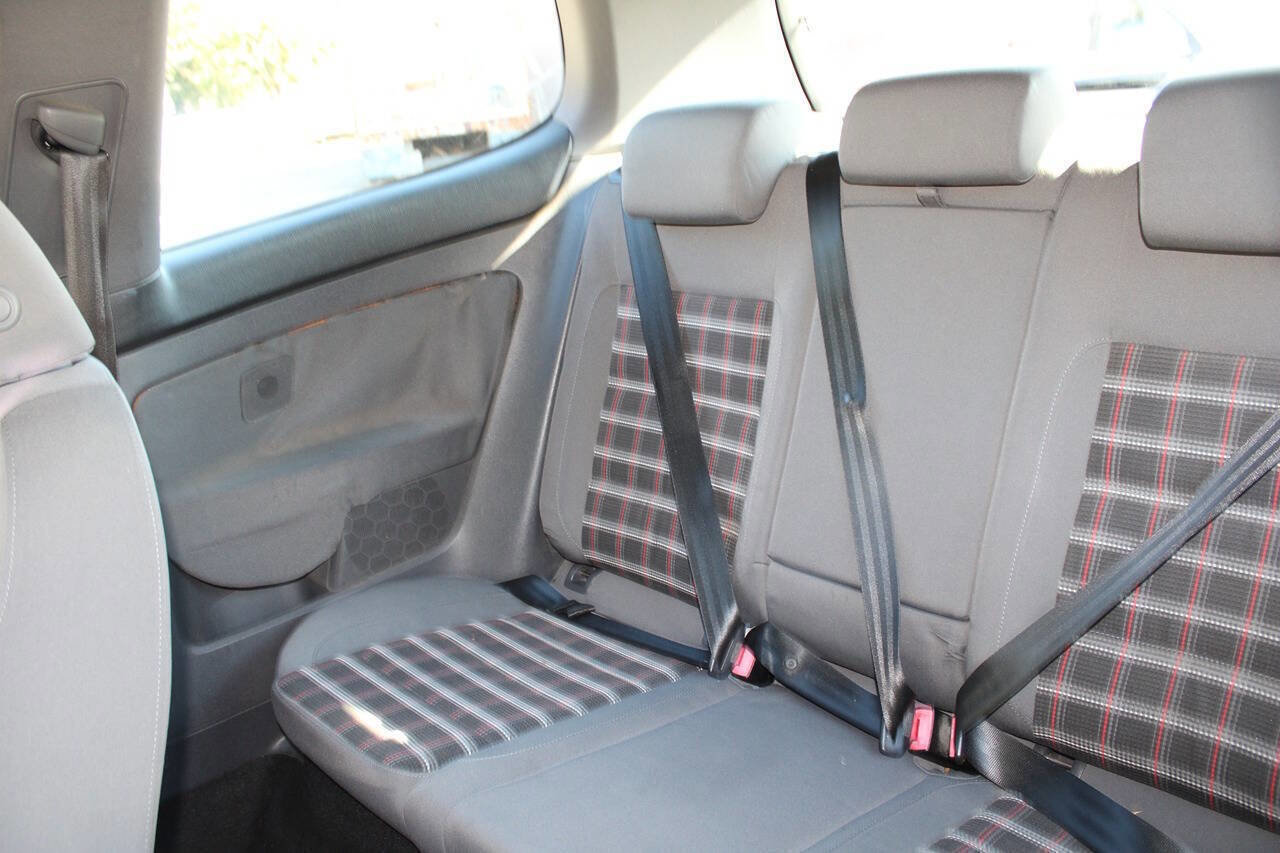Used 2007 Volkswagen GTI 2-Door image 26