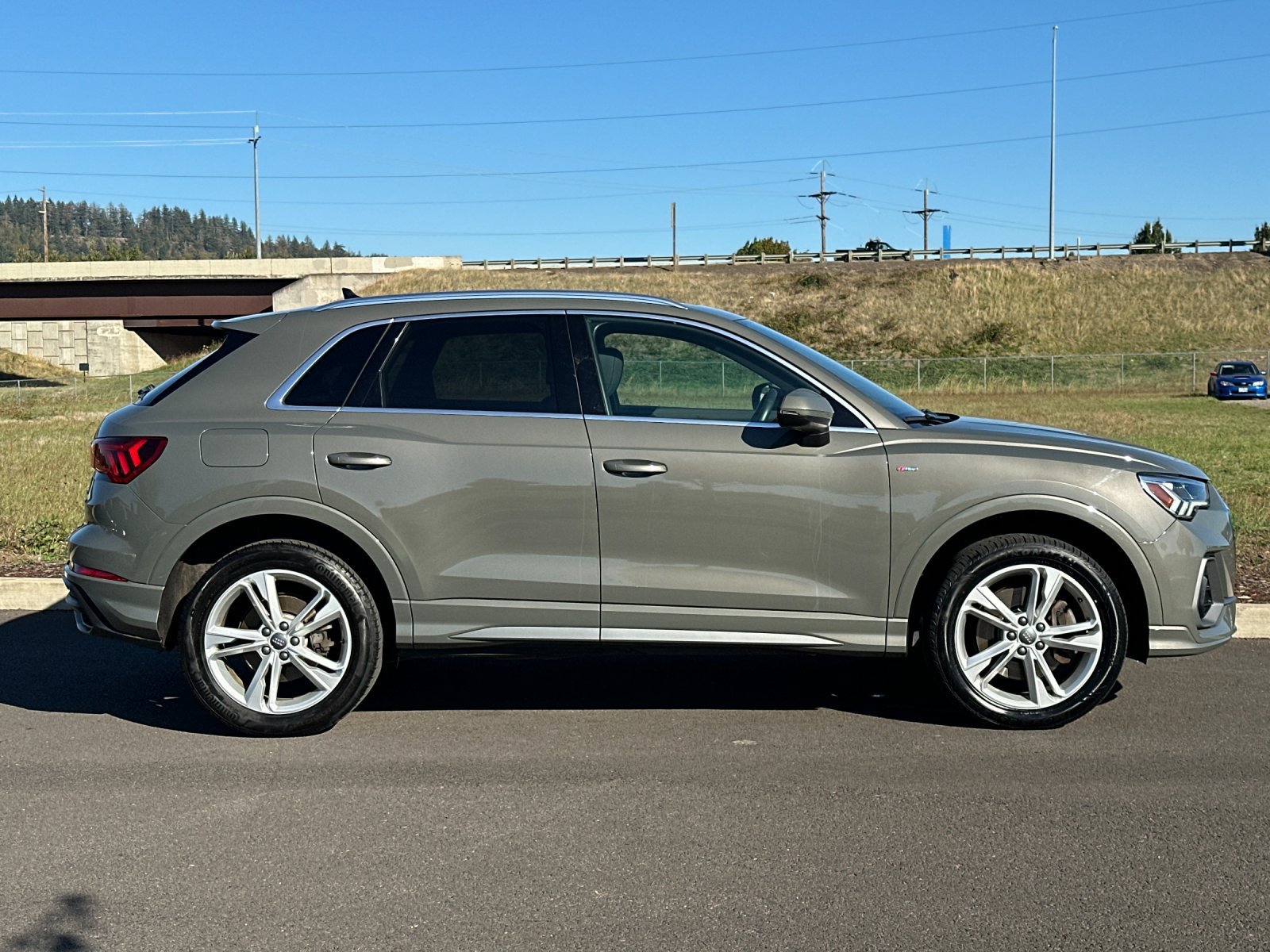 Used 2019 Audi Q3 2.0T Premium Plus AWD/4WD image 2