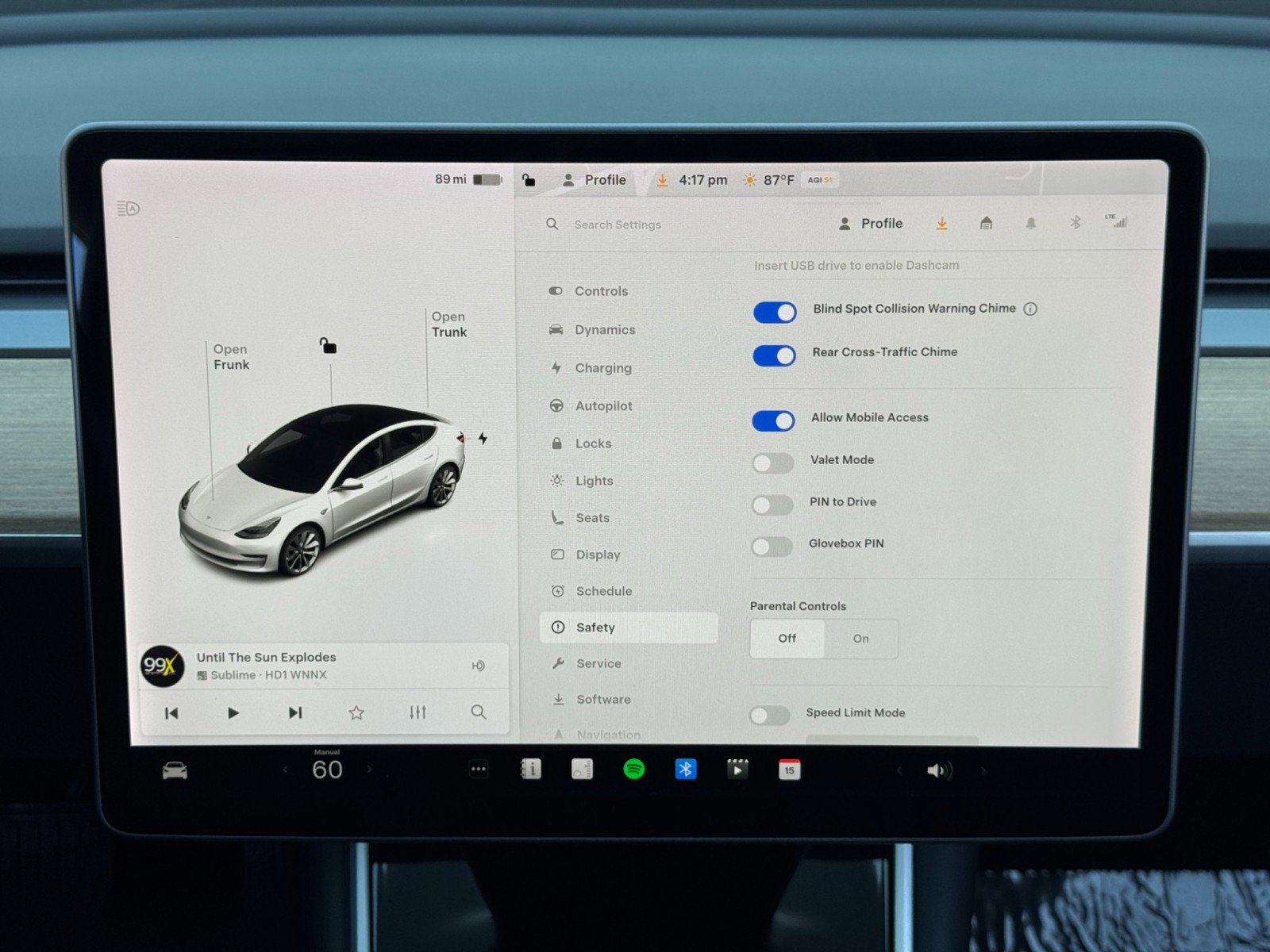 Used 2018 Tesla Model 3 Long Range image 29