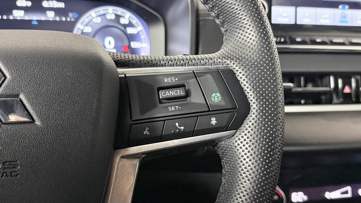 Used 2023 Mitsubishi Outlander ES AWD/4WD image 15