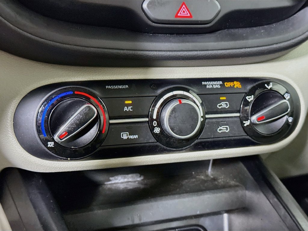 Used 2023 Kia Soul LX FWD image 8