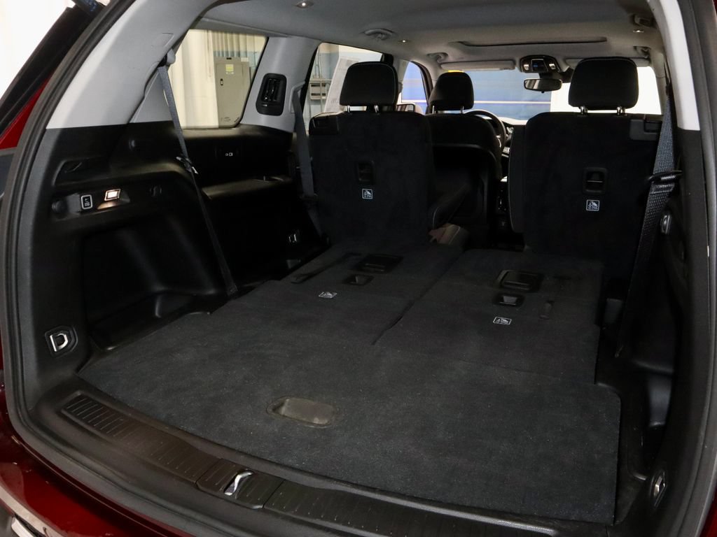 Used 2023 Jeep Grand Cherokee L Laredo w/ Luxury Tech Group I AWD/4WD image 15