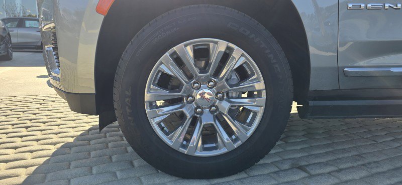Used 2024 GMC Yukon Denali image 9