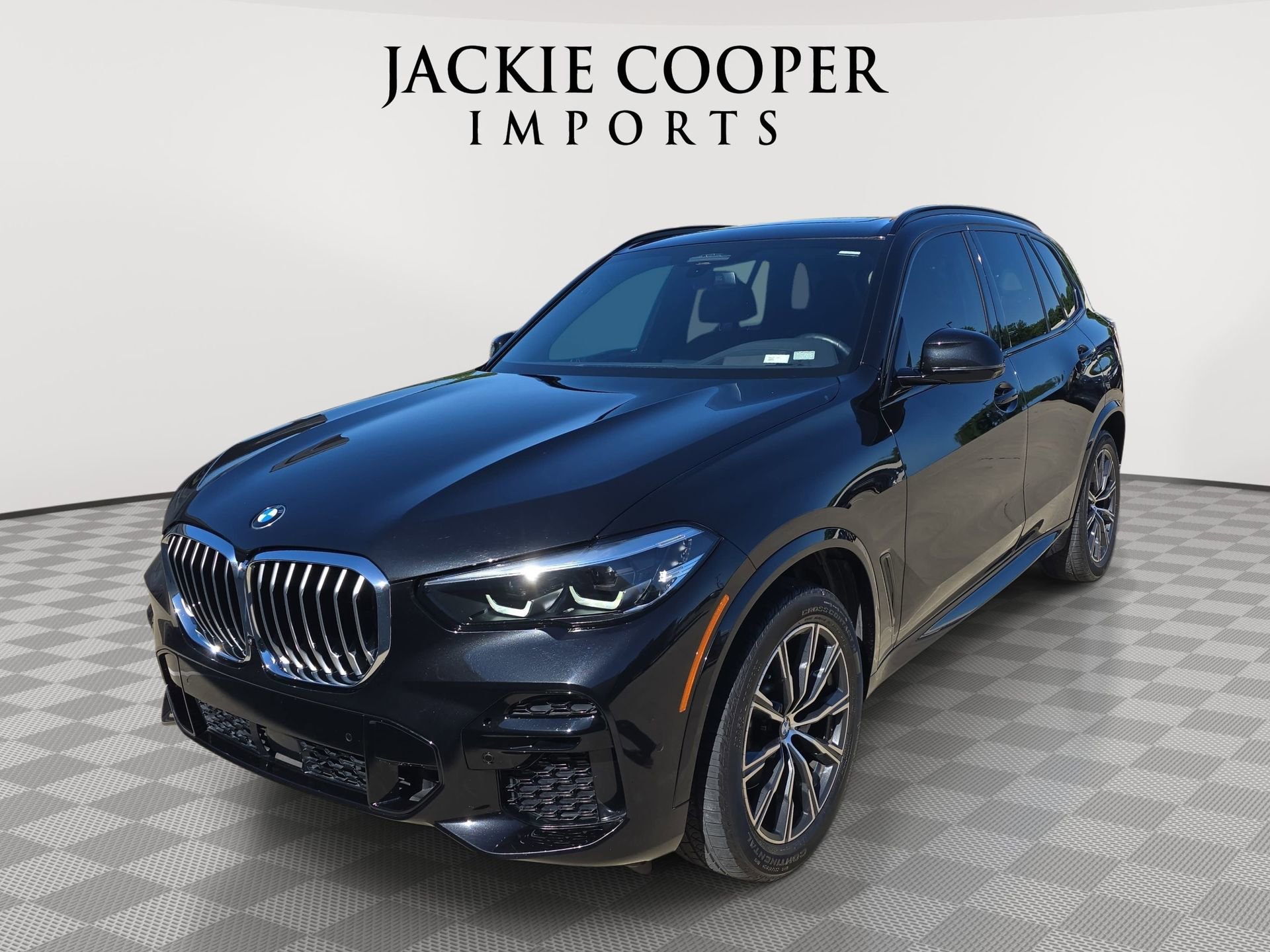 Used 2022 BMW X5 xDrive40i w/ M Sport Package AWD/4WD image 1