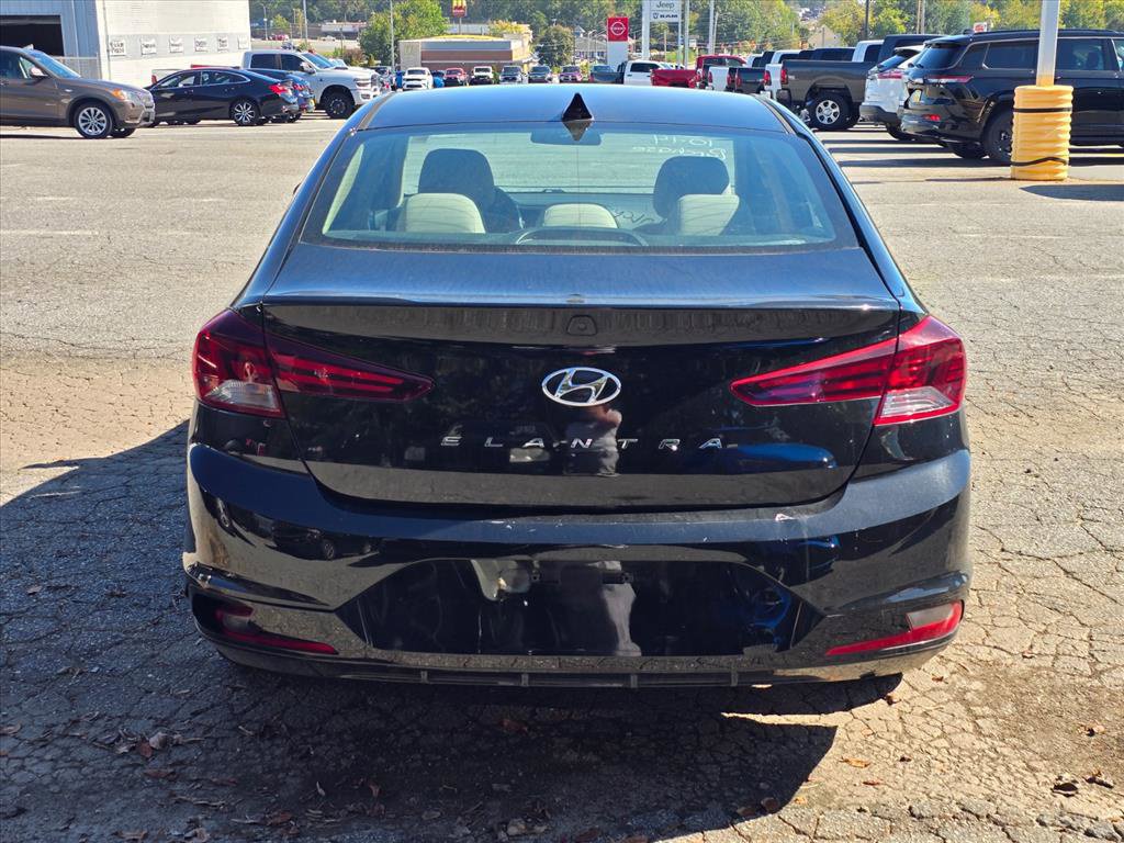 Used 2020 Hyundai Elantra SEL w/ Convenience Package (C2) FWD image 11