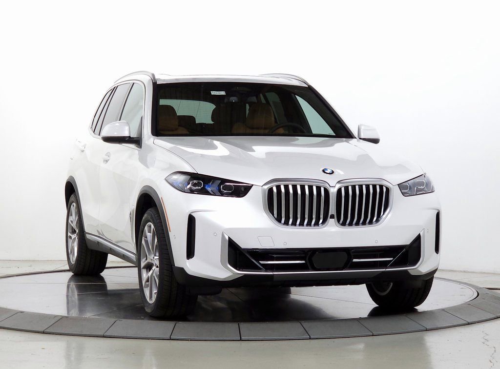 Used 2026 BMW X5 xDrive40i w/ Parking Assistance Package AWD/4WD image 1