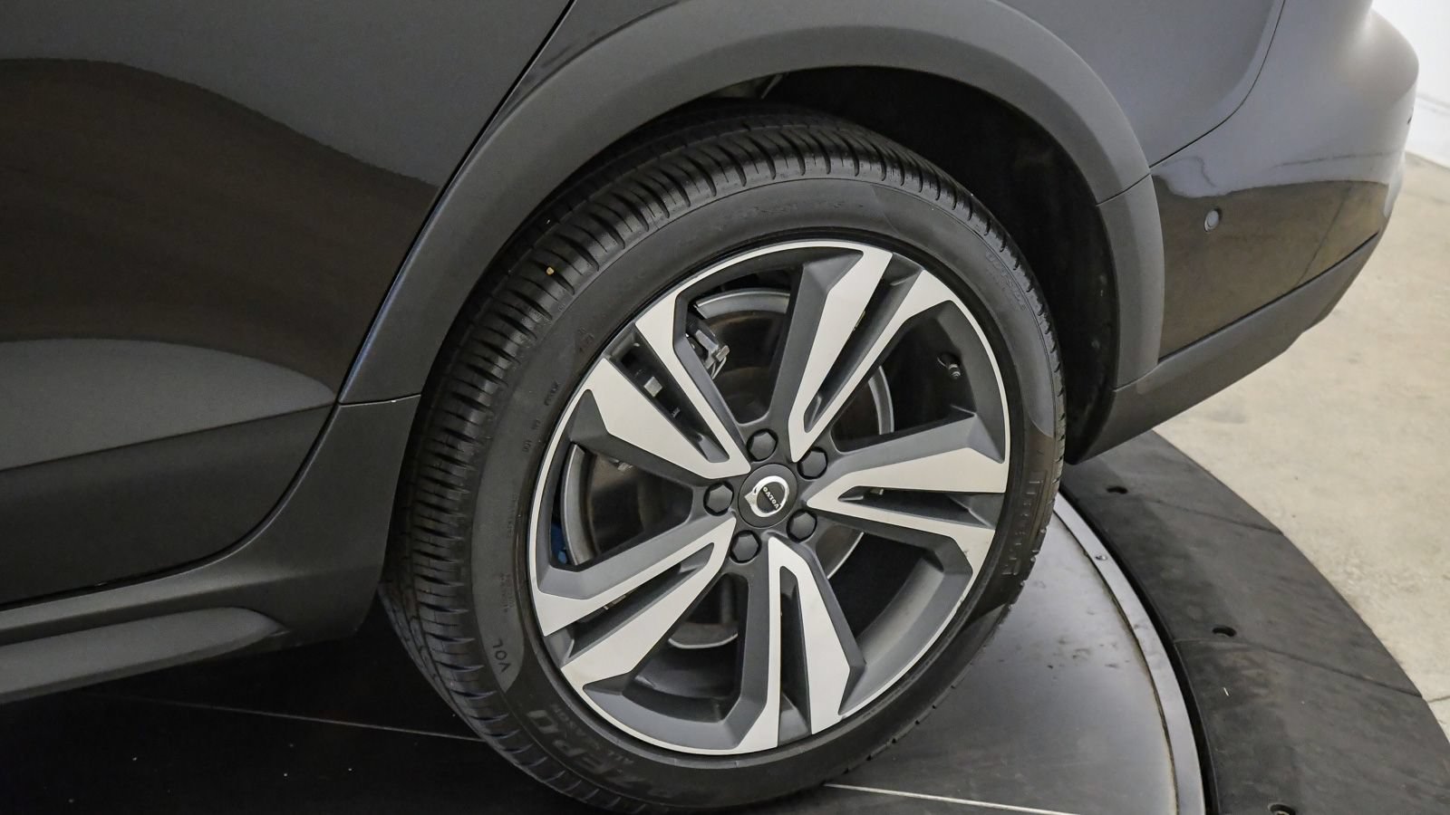 Certified 2024 Volvo V60 B5 Cross Country Plus AWD/4WD image 10