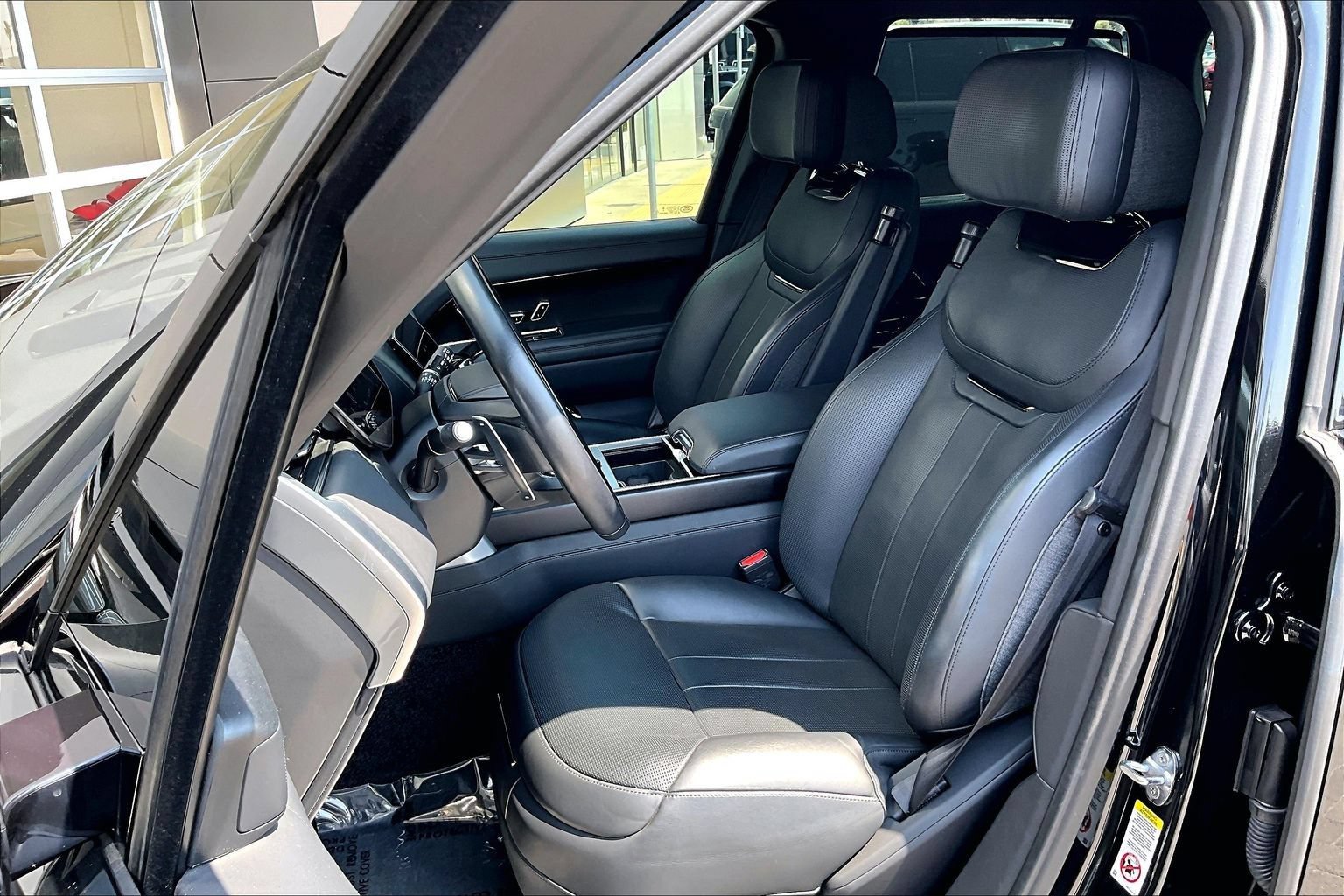 Certified 2023 Land Rover Range Rover SV AWD/4WD image 25