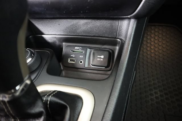 Used 2014 Jeep Cherokee Latitude w/ Cold Weather Group AWD/4WD image 47