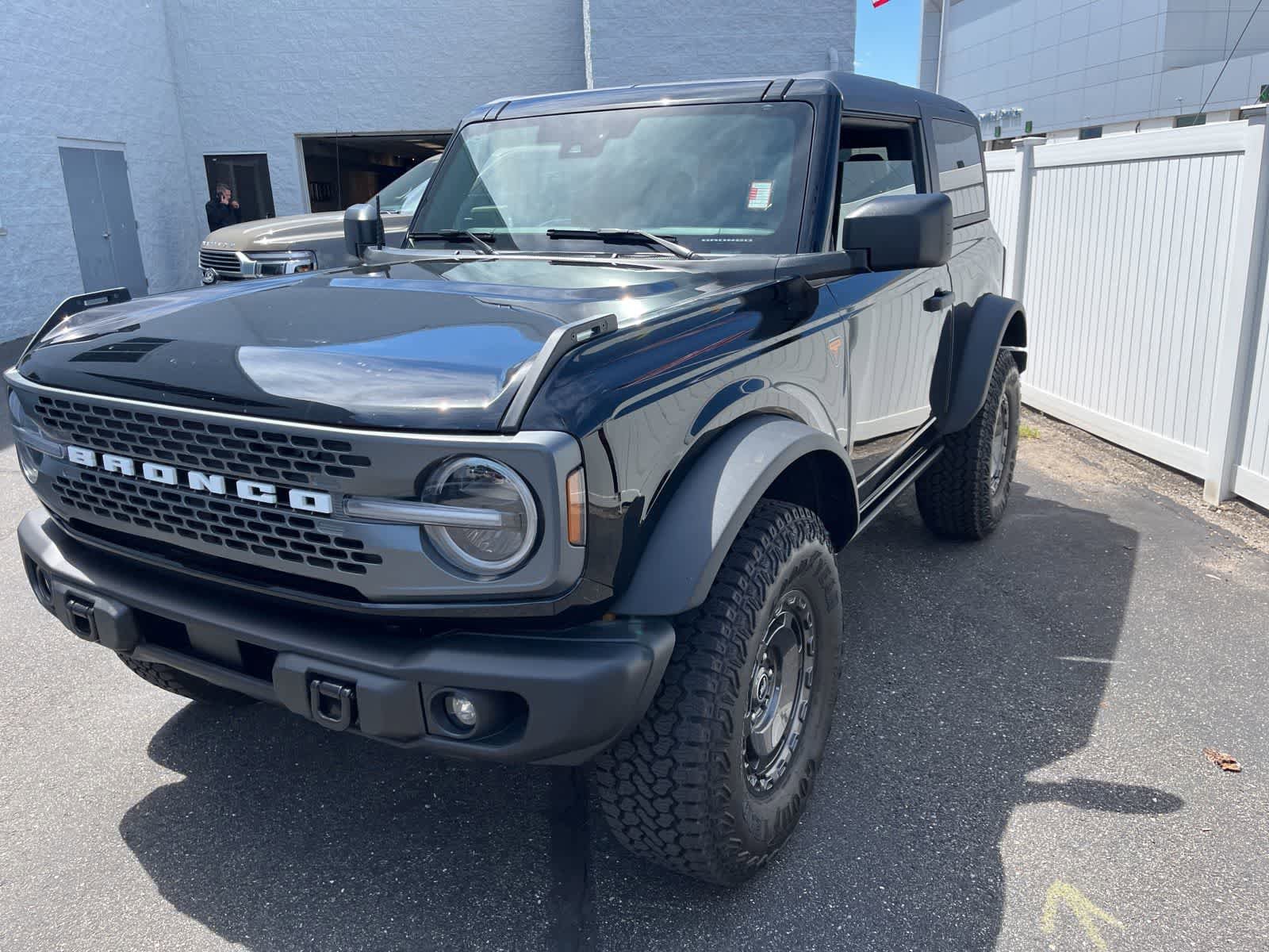Used 2025 Ford Bronco Badlands w/ Sasquatch Package AWD/4WD image 2