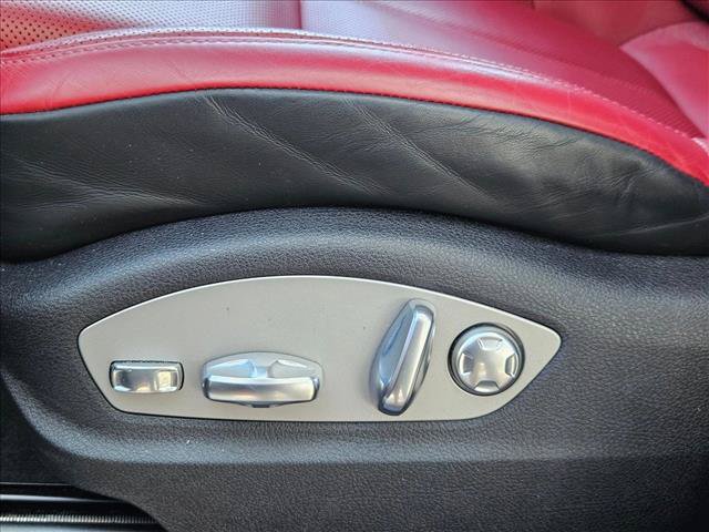 Used 2025 Porsche Macan AWD/4WD image 12
