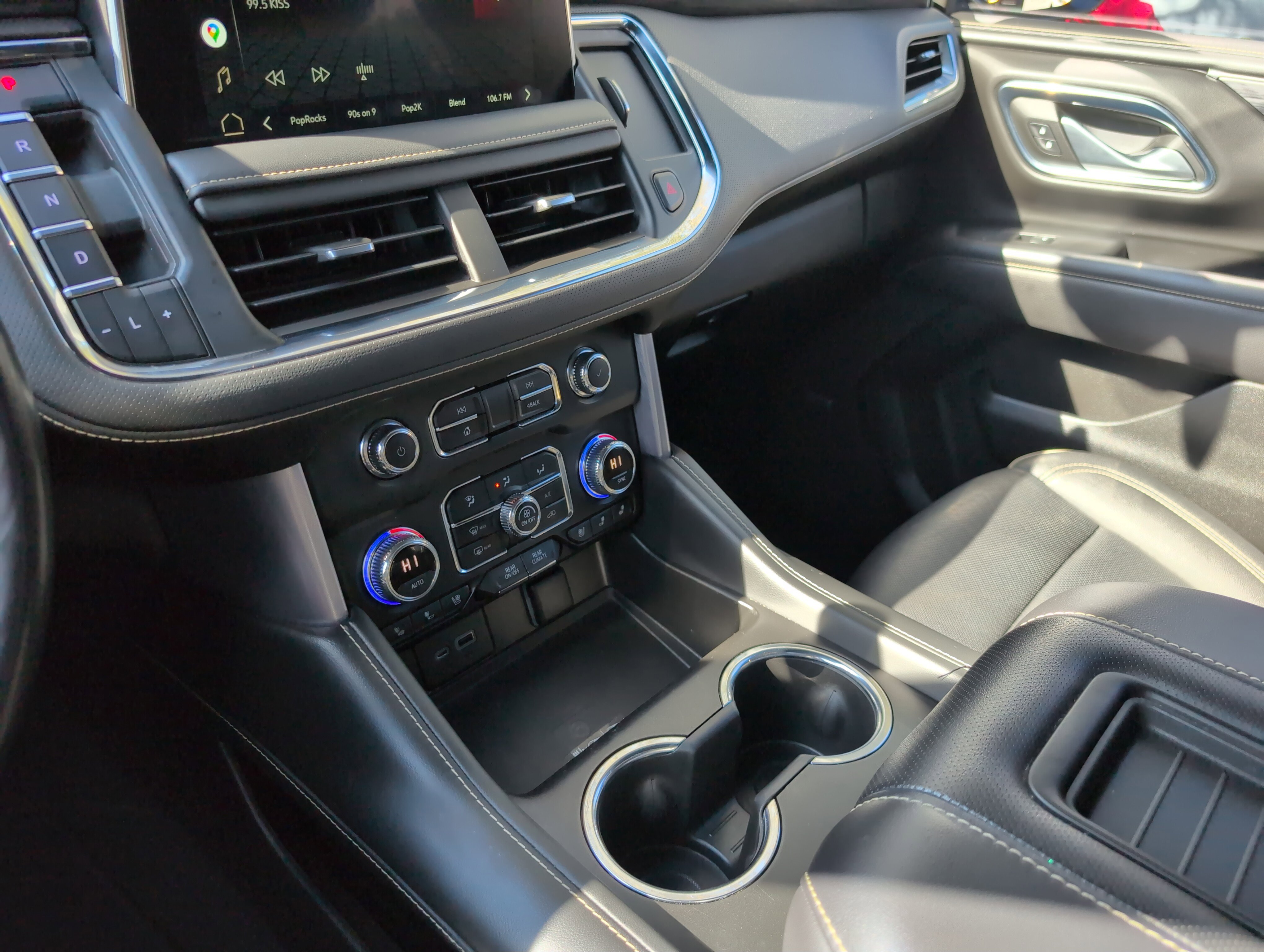 Used 2022 GMC Yukon SLT w/ SLT Premium Package image 9