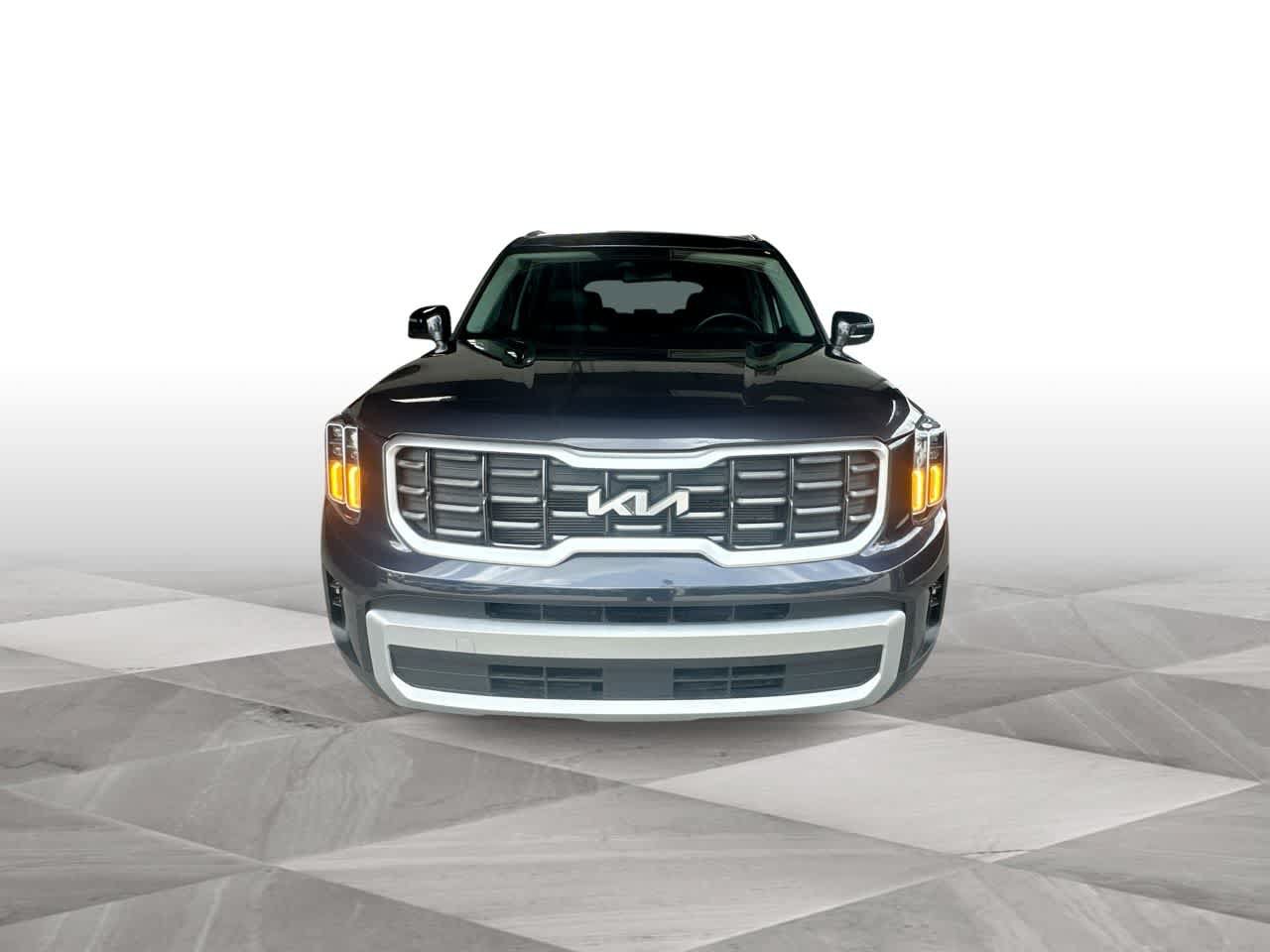 Used 2025 Kia Telluride S FWD image 3