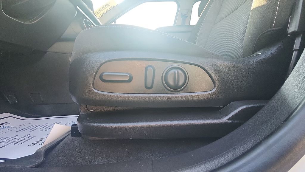 Used 2024 Chevrolet Blazer LT w/ Convenience Package image 16