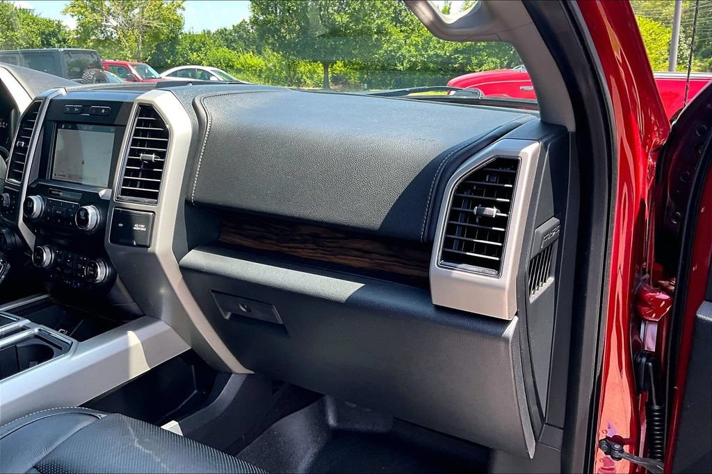 Used 2018 Ford F150 Lariat w/ Equipment Group 502A Luxury AWD/4WD image 13