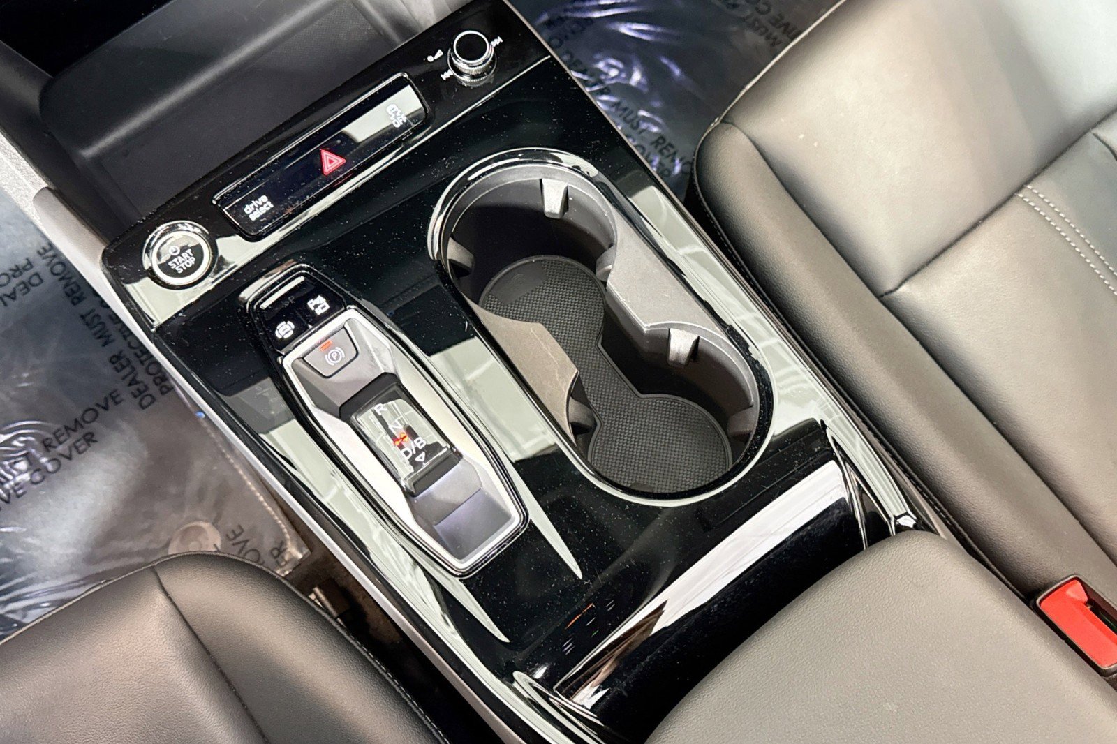 Used 2025 Audi Q6 e-tron Premium w/ Convenience Package image 15