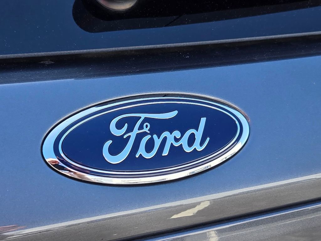 Used 2023 Ford Explorer XLT w/ Equipment Group 202A RWD image 13