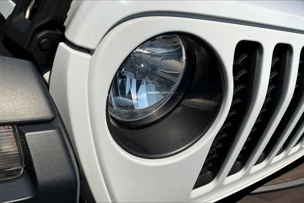 Used 2020 Jeep Gladiator Rubicon w/ Trailer Tow Package AWD/4WD image 36