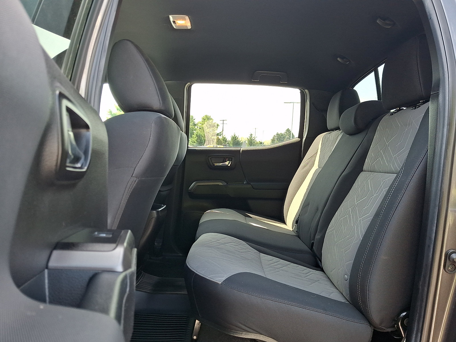 Used 2023 Toyota Tacoma TRD Off-Road w/ Technology Package AWD/4WD image 8