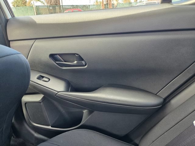Used 2024 Nissan Sentra SV FWD image 11