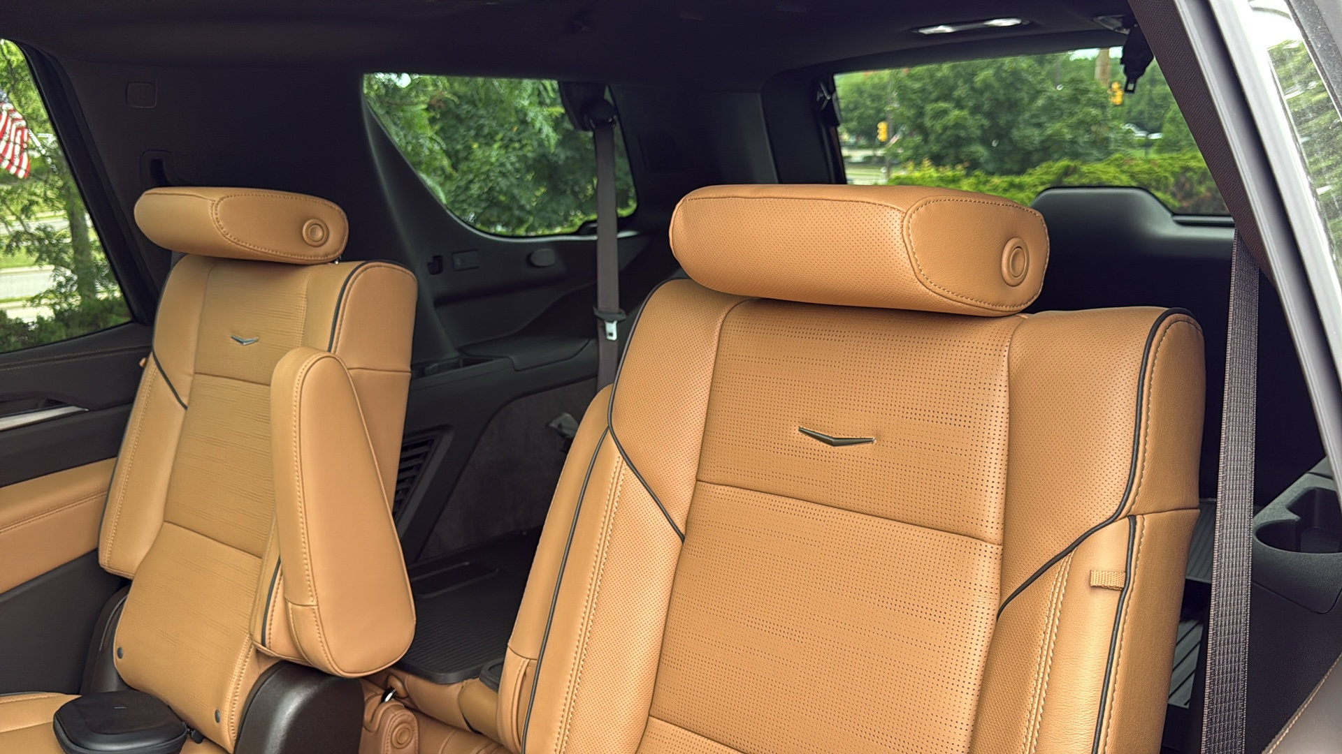 New 2026 Cadillac Escalade Luxury w/ LPO, Radiant Package AWD/4WD image 29