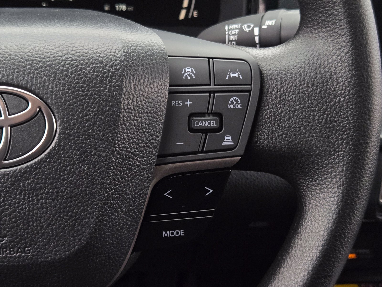 Certified 2026 Toyota Camry Hybrid FWD image 20