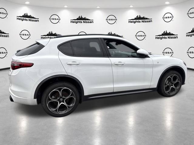 Used 2023 Alfa Romeo Stelvio Ti AWD/4WD image 10