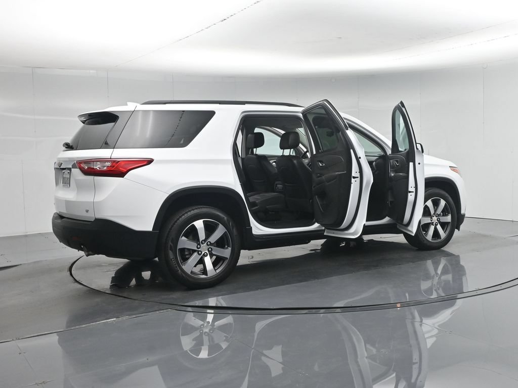 Used 2020 Chevrolet Traverse LT w/ LT Premium Package FWD image 5