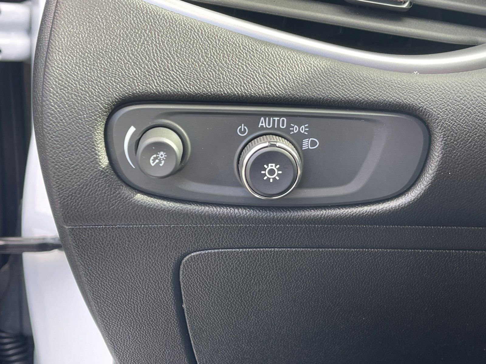 Used 2025 Chevrolet Malibu LT image 29