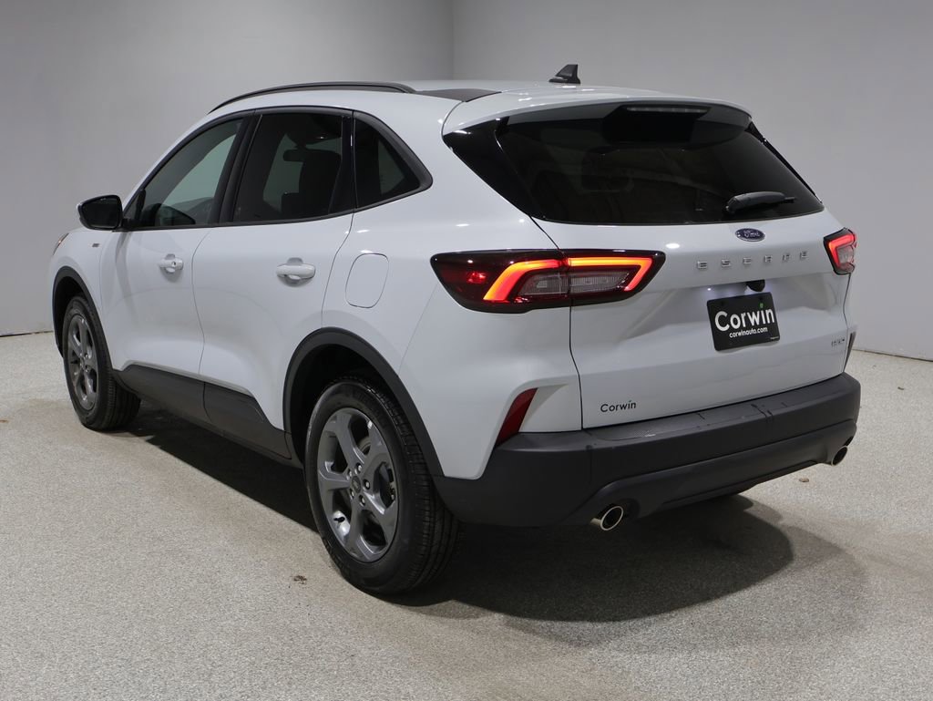 Used 2025 Ford Escape ST-Line Select AWD/4WD image 5
