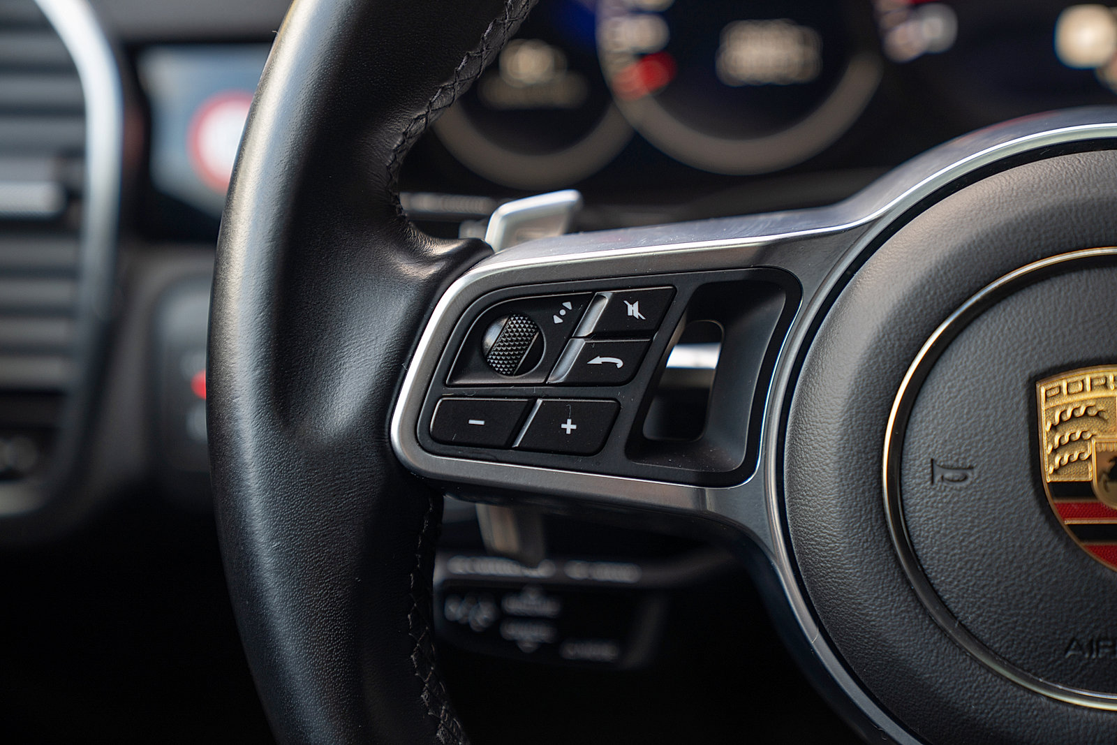 Certified 2022 Porsche Cayenne Coupe image 7