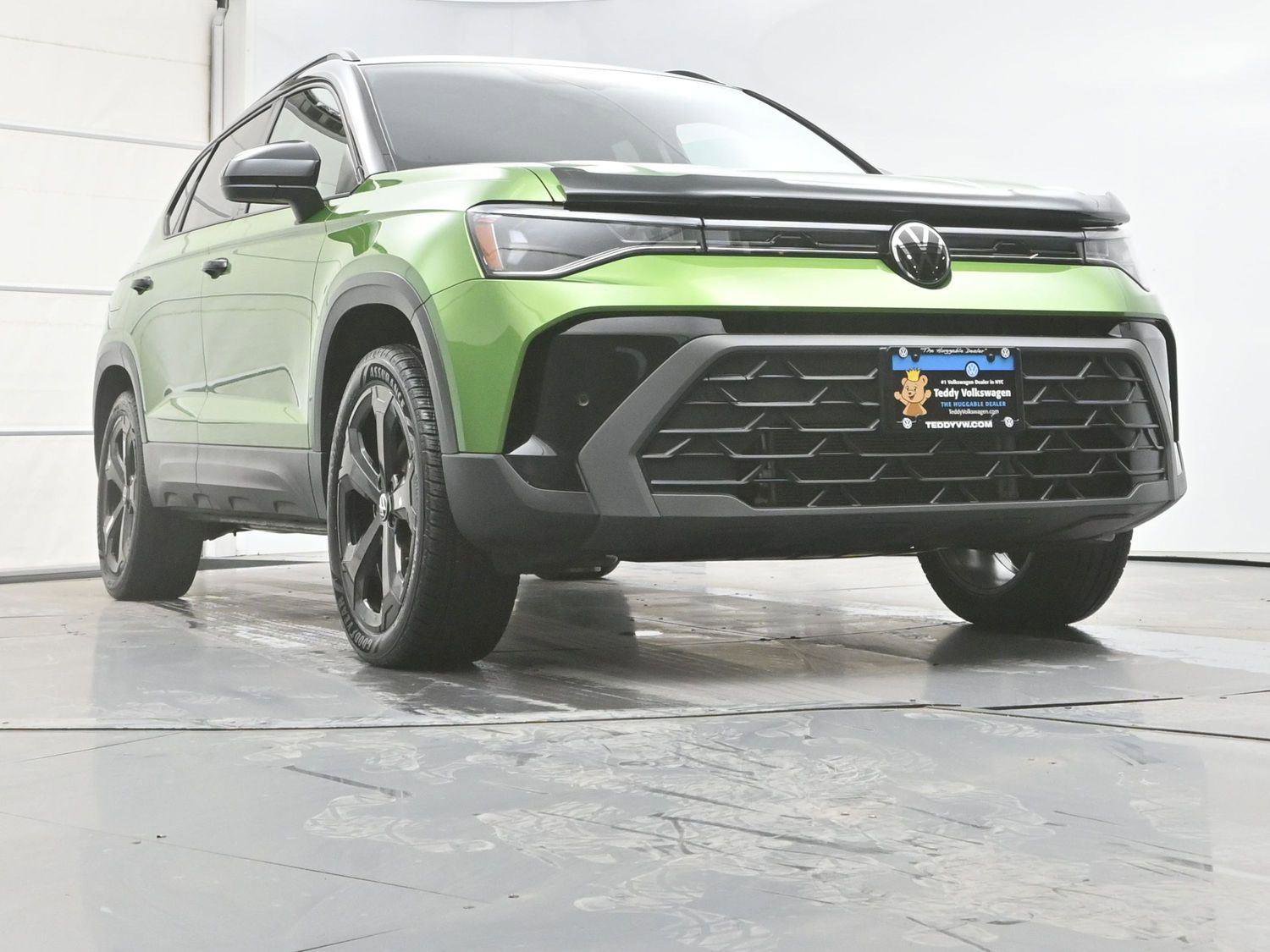 Certified 2025 Volkswagen Taos SE AWD/4WD image 30