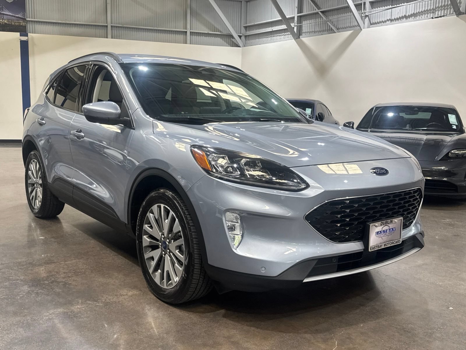 Used 2022 Ford Escape Titanium AWD/4WD image 4