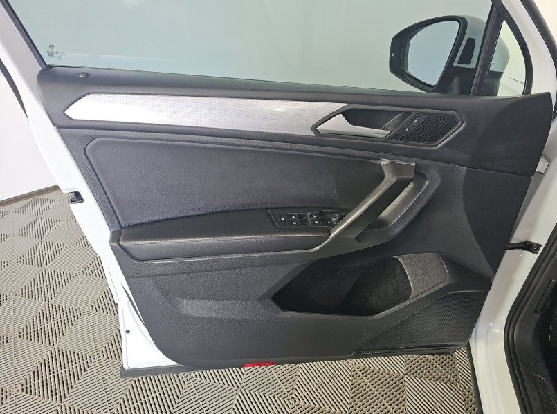 Used 2022 Volkswagen Tiguan S image 24